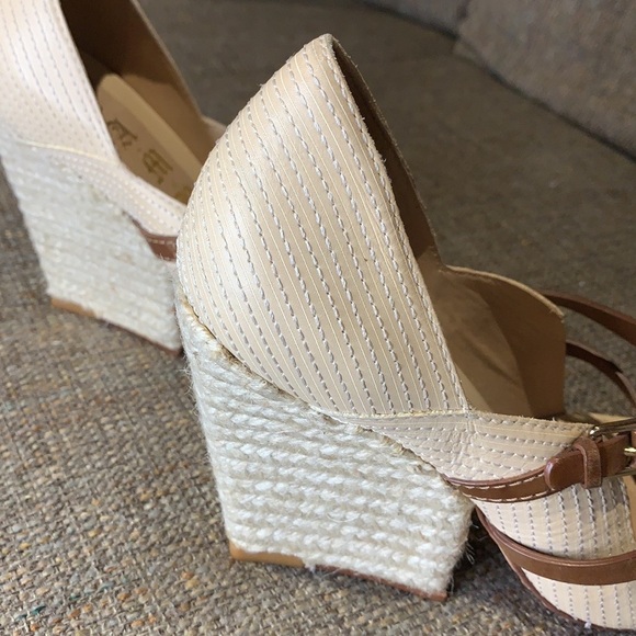 L.A.M.B. Gently Loved Open Toe Wedge Heel - Picture 3 of 9